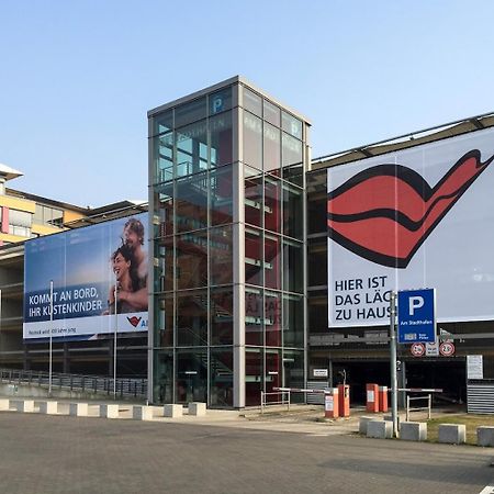 Ueber Den Daechern Der Altstadt Rostock Exterior foto