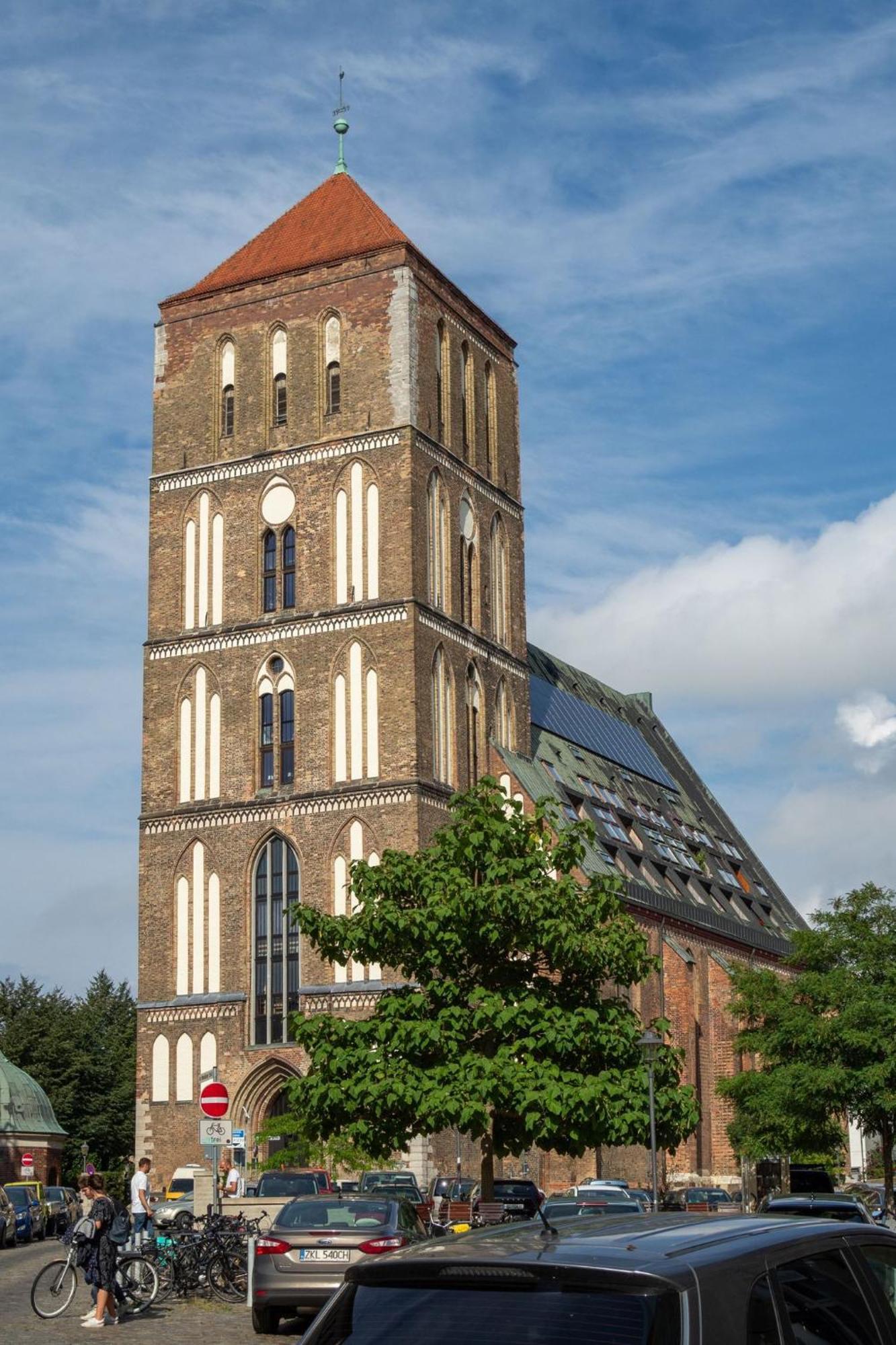 Ueber Den Daechern Der Altstadt Rostock Exterior foto